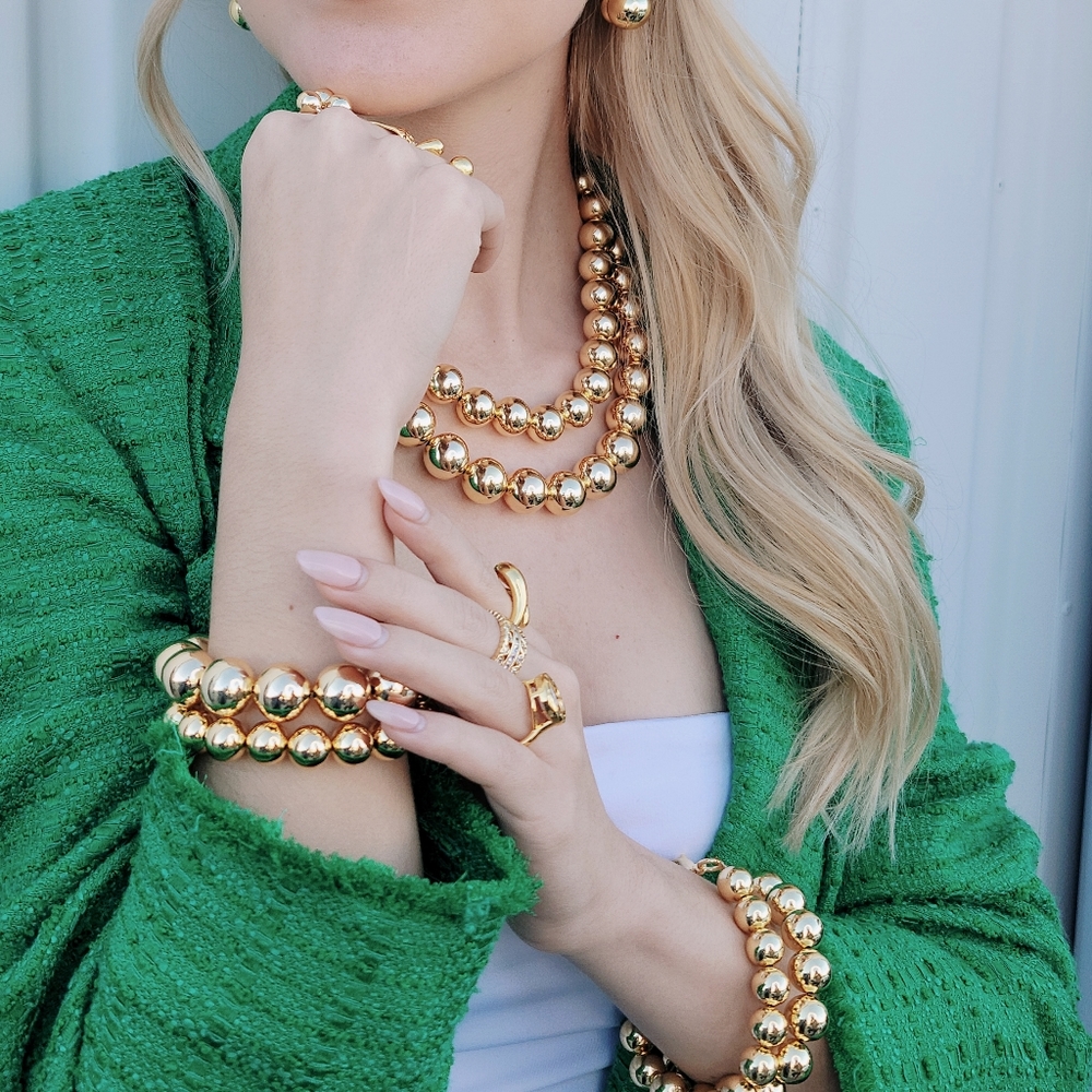 Trendy 18K gold beaded Necklace - Picture 4 of 4